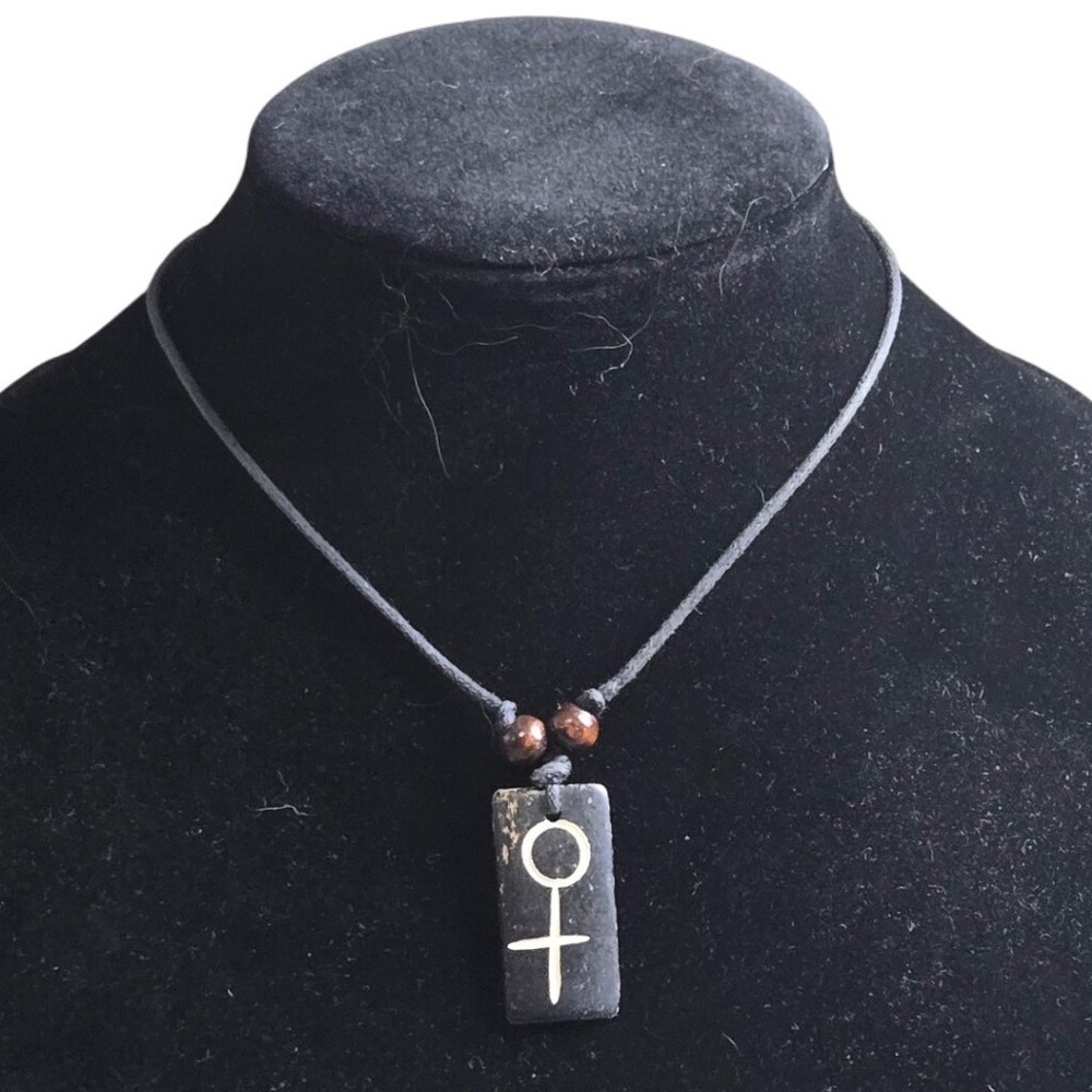 Vintage Wood‎ Bead Necklace Carved Venus Symbol Pendant Boho Tribal 15"